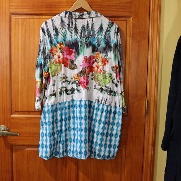 Onque Women Floral Rhinestone Mixed Media Snap Front Blouse 2X Statement - Picture 8 of 13